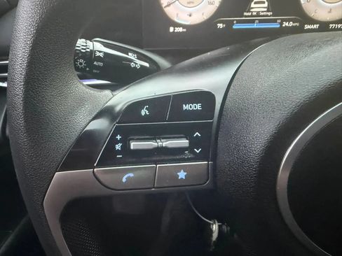 Used 2024 Hyundai Elantra SEL FWD image 12