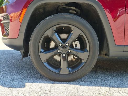 Certified 2023 Jeep Grand Cherokee Altitude AWD/4WD image 28