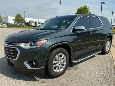 Used 2018 Chevrolet Traverse LT FWD image 3