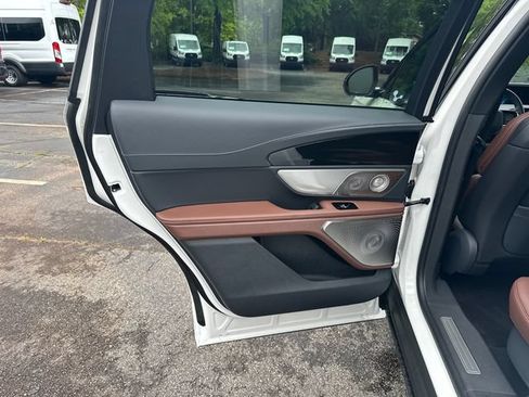 New 2026 Lincoln Nautilus Reserve AWD/4WD image 22