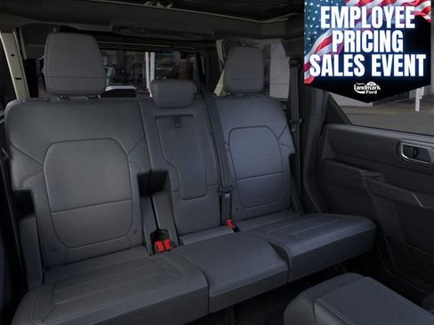 New 2025 Ford Bronco Outer Banks w/ Sasquatch Package AWD/4WD image 12