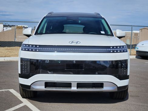 New 2026 Hyundai Ioniq 9 Limited image 8