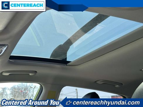 Used 2024 Hyundai Kona Limited AWD/4WD image 19