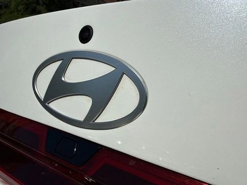 Certified 2024 Hyundai Elantra SEL FWD image 11