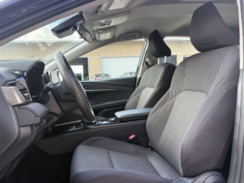 Used 2025 Toyota Camry LE FWD image 12