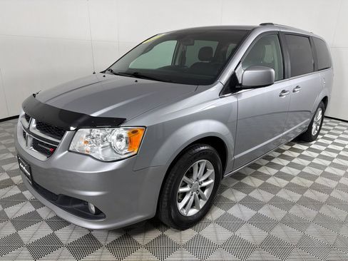 Used 2019 Dodge Grand Caravan SXT image 6