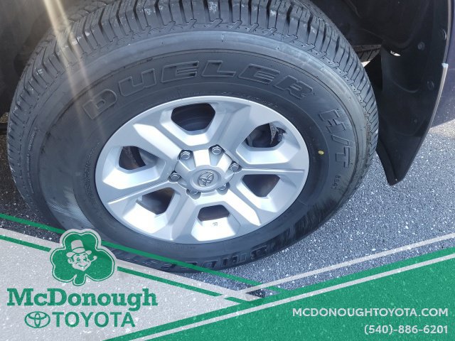 Used 2023 Toyota 4Runner SR5 Premium w/ Moonroof Package RWD image 32