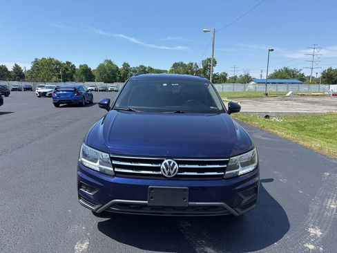 Used 2021 Volkswagen Tiguan SE FWD image 2