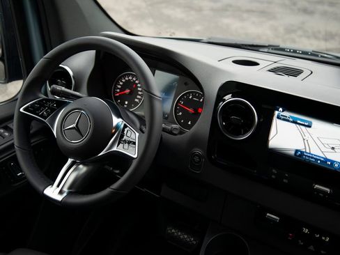 New 2026 Mercedes-Benz Sprinter 2500 image 17