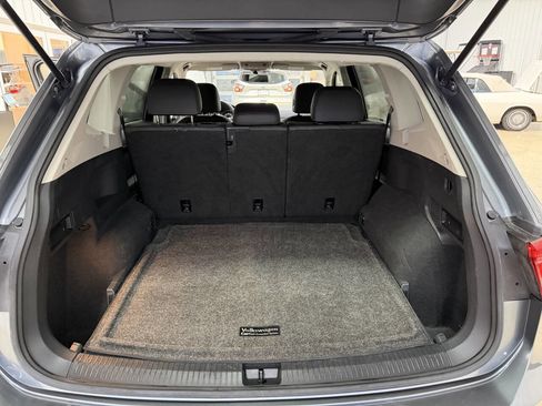 Used 2020 Volkswagen Tiguan S image 33