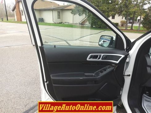 Used 2015 Ford Explorer Limited w/ Equipment Group 301A AWD/4WD image 13
