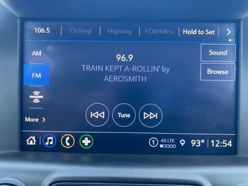 Used 2024 GMC Terrain SLT image 36