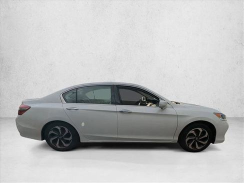 Used 2017 Honda Accord EX-L image 6