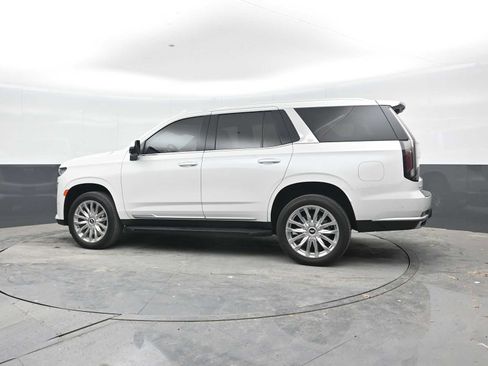 Used 2024 Cadillac Escalade Premium Luxury AWD/4WD image 3