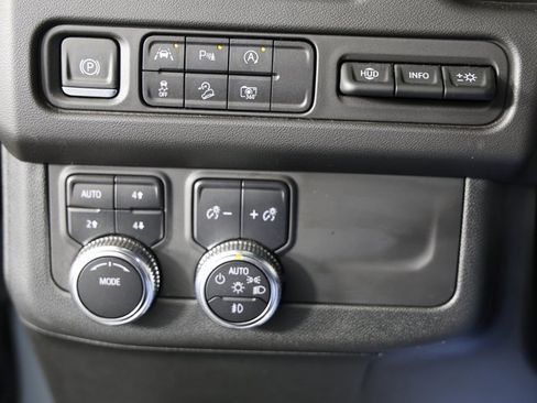 Used 2024 GMC Yukon AT4 w/ AT4 Premium Package image 30