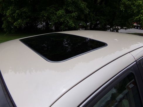 Used 2001 Lincoln Continental image 15