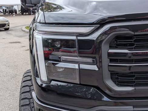 Used 2025 Ford F150 Lariat w/ Equipment Group 501A Mid image 10