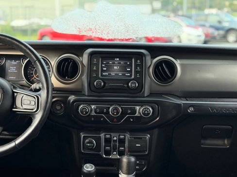 Used 2019 Jeep Wrangler Unlimited Sport S AWD/4WD image 34