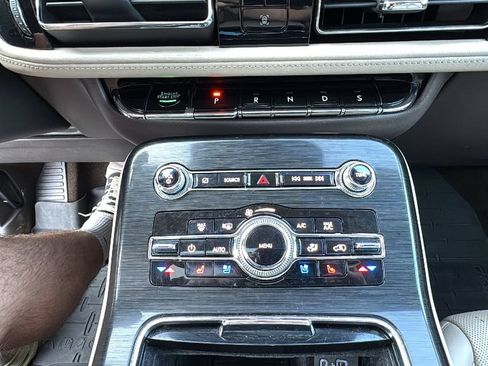 Used 2021 Lincoln Nautilus Reserve AWD/4WD image 24