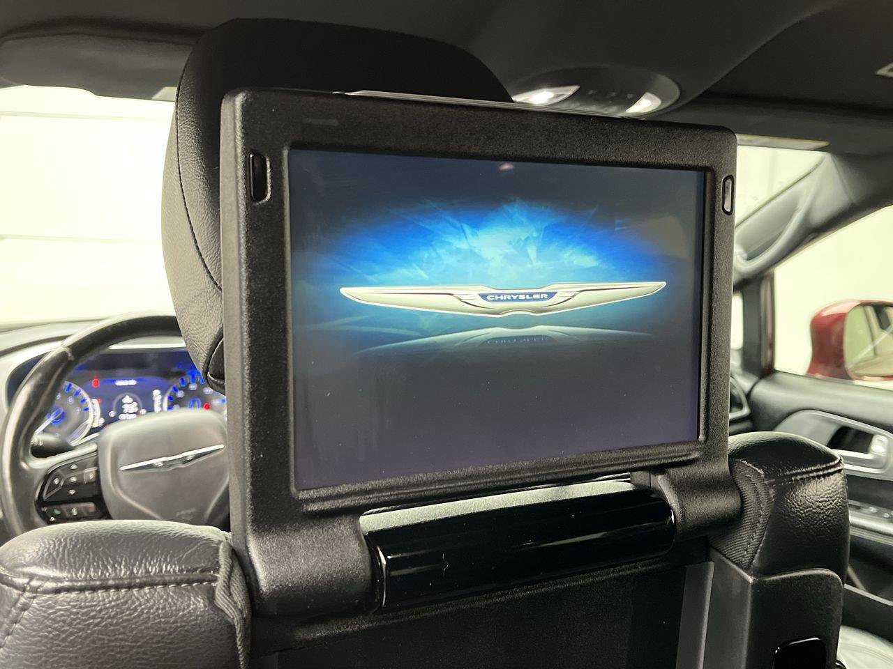 Used 2018 Chrysler Pacifica Touring-L Plus FWD image 6