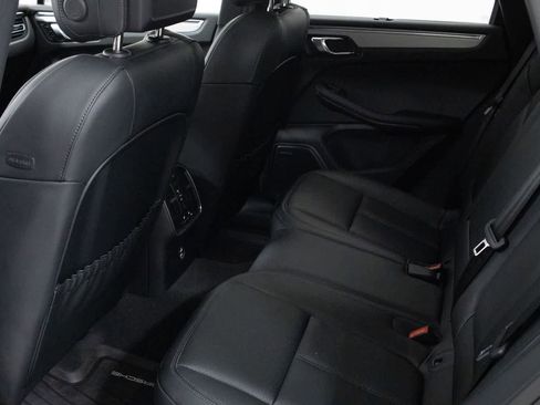 Certified 2026 Porsche Macan AWD/4WD image 35