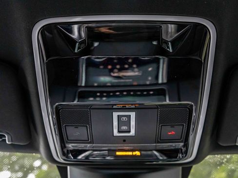 Used 2022 Land Rover Range Rover Sport SE image 17