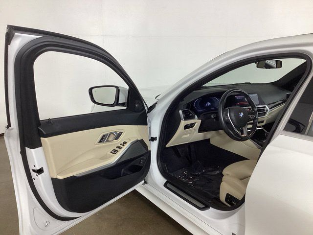 Used 2019 BMW 330i xDrive Sedan w/ Premium Package AWD/4WD image 9
