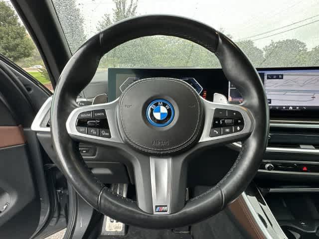 Used 2024 BMW X5 xDrive50e w/ M Sport Package AWD/4WD image 8