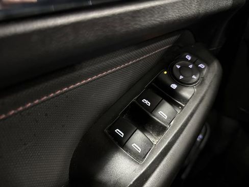 Used 2023 Chevrolet TrailBlazer RS w/ Sun and Liftgate Package image 16