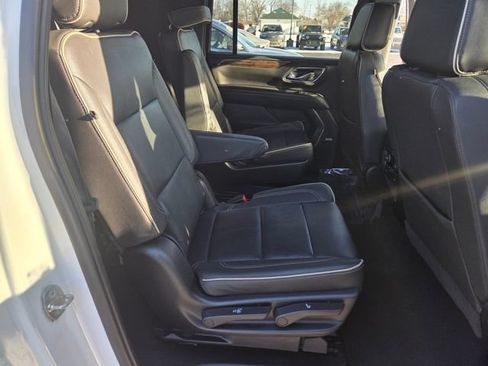 Used 2023 Chevrolet Suburban Premier AWD/4WD image 13