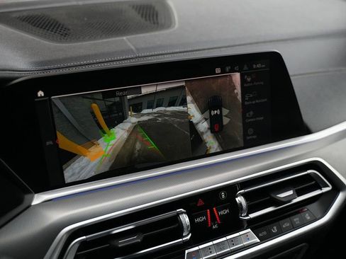 Used 2020 BMW X5 M50i w/ Executive Package image 28