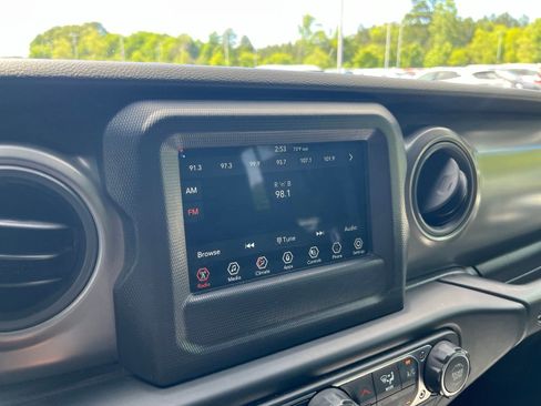 Used 2023 Jeep Wrangler Unlimited Sport AWD/4WD image 21