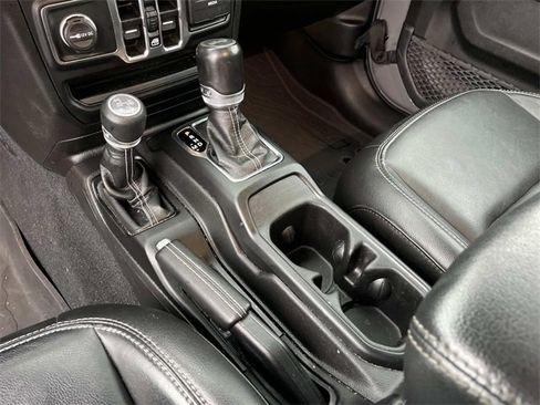 Used 2023 Jeep Wrangler Unlimited Sahara w/ Cold Weather Group image 29