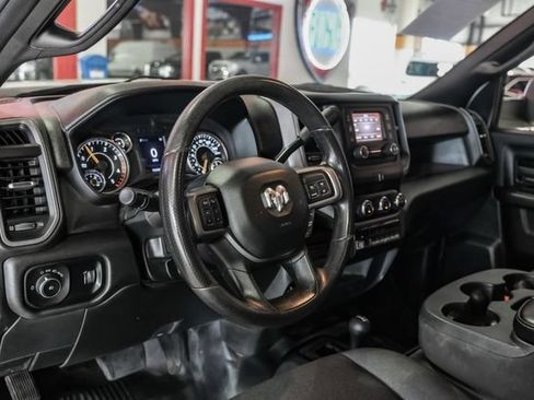 Used 2022 RAM 5500 Tradesman w/ Chrome Appearance Group AWD/4WD image 5