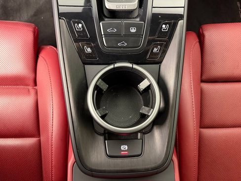 Certified 2024 Porsche 911 Carrera GTS RWD image 31