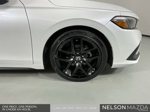 Used 2024 Honda Civic Sport image 10