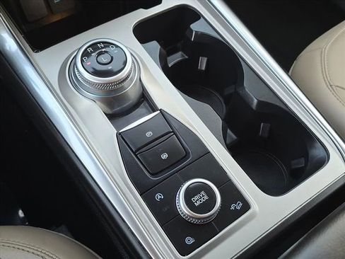 Used 2024 Ford Explorer XLT w/ Equipment Group 202A image 26