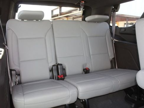 Used 2022 Chevrolet Tahoe LT w/ Luxury Package AWD/4WD image 20