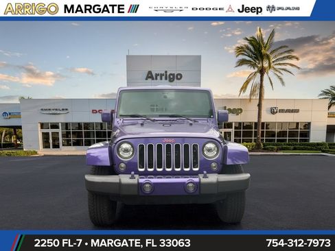 Used 2017 Jeep Wrangler Unlimited Sahara w/ Connectivity Group AWD/4WD image 2