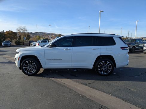 Used 2022 Jeep Grand Cherokee L Overland w/ Advanced Protech Group III image 7