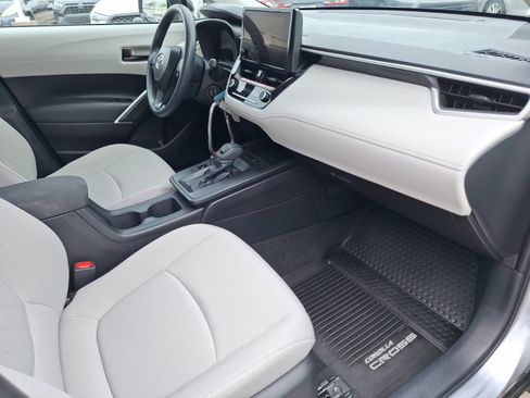 Used 2026 Toyota Corolla Cross L FWD image 30