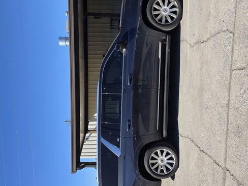 Used 2024 Cadillac Escalade ESV Premium Luxury Platinum image 7