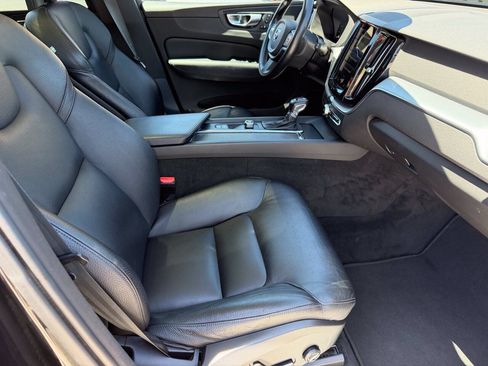 Used 2018 Volvo XC60 T5 Momentum AWD/4WD image 21