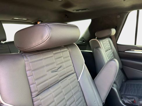 Used 2026 Cadillac Escalade V w/ LPO, ONYX Package image 27