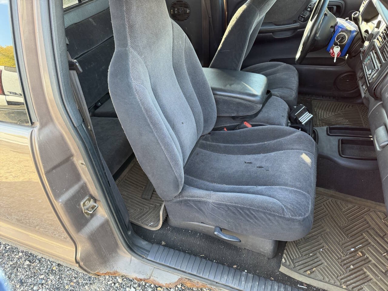 Used 2000 Dodge Dakota 2WD Club Cab image 26