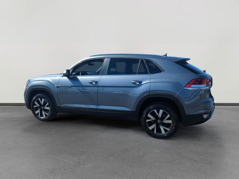 Certified 2022 Volkswagen Atlas Cross Sport SE image 3