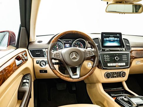 Used 2017 Mercedes-Benz GLS 450 4MATIC image 33