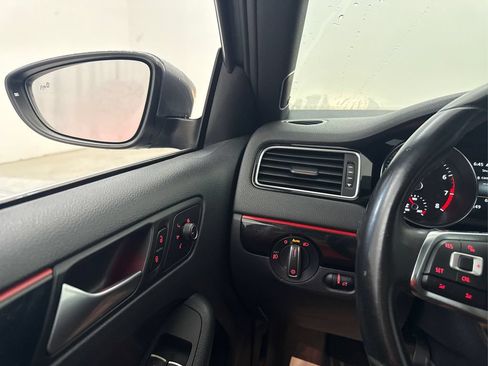 Used 2017 Volkswagen Jetta GLI FWD image 33