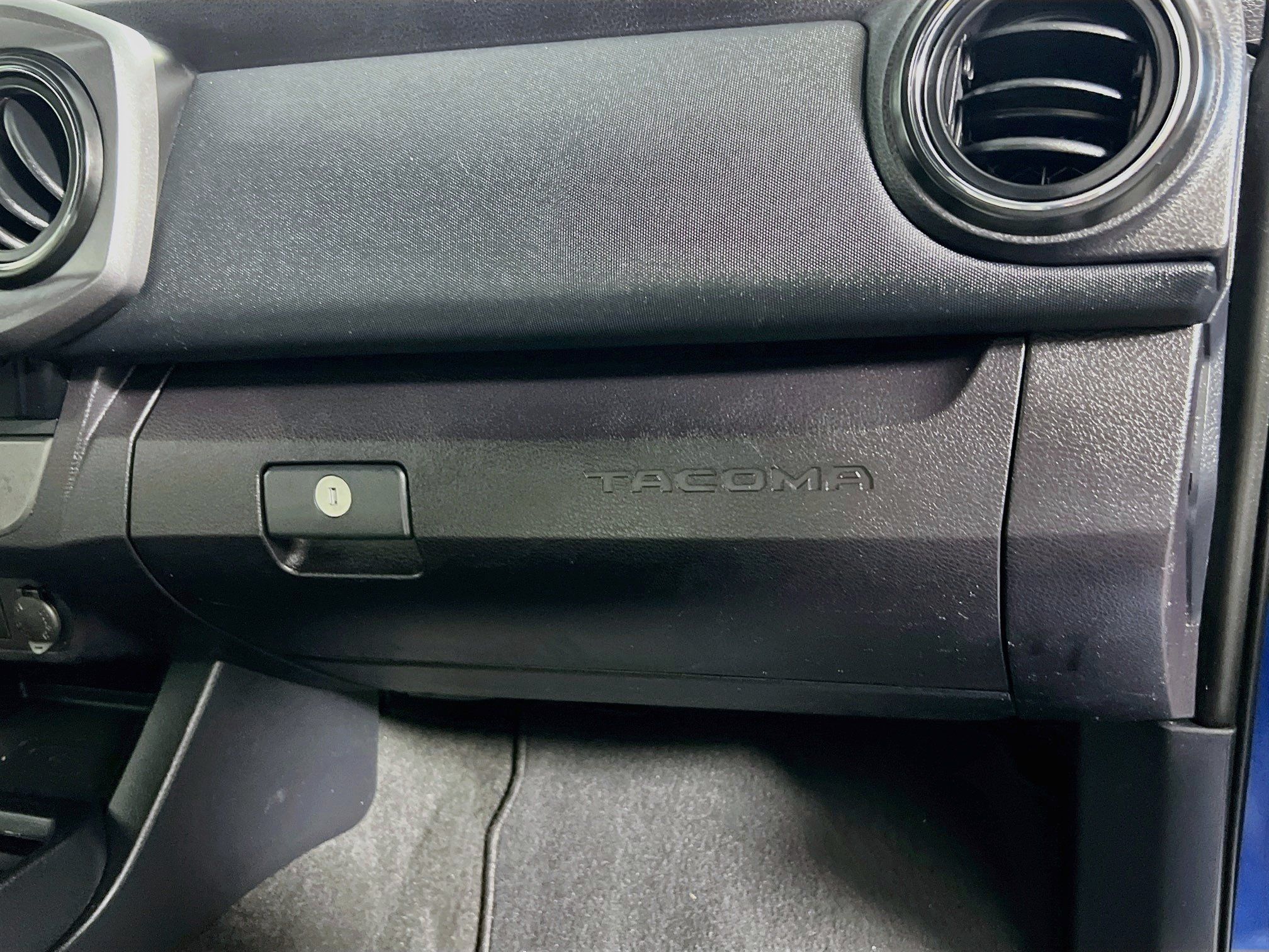 Used 2018 Toyota Tacoma TRD Sport RWD image 32