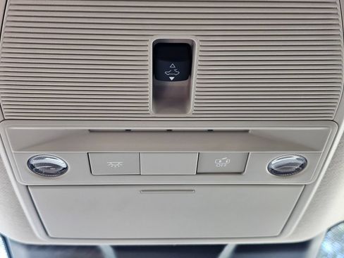 New 2026 Nissan Sentra SR w/ SR Premium Package FWD image 17